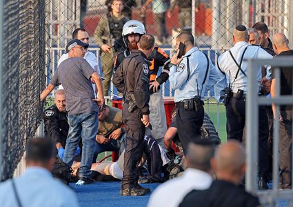 الاحتلال يصيب فتى بجروح حرجة بعد أن أصاب مستوطنًا بجروح خطيرة في القدس المحتلة