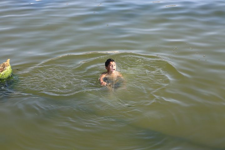 مصرع مواطن وطفل غرقا في بركة مياه شمال الخليل