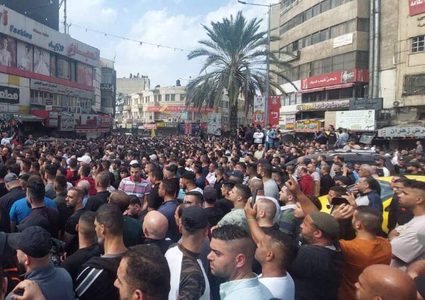 نابلس المحاصَرة تشيع جثمان الشهيد تامر كيلاني وسط حشد كبير