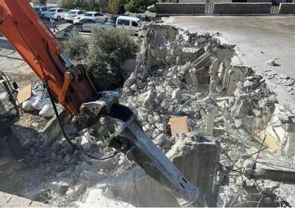 الطيرة داخل أراضي الـ48: سلطات الاحتلال تجبر مواطنا على هدم منزله