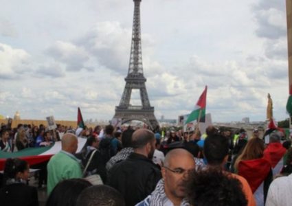 تظاهرة في باريس احتجاجا على جرائم الاحتلال بحق شعبنا