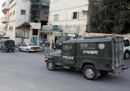 الاحتلال يعتقل شقيقين من بلدة عزون شرق قلقيلية