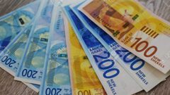 أسعار صرف العملات لليوم الأربعاء