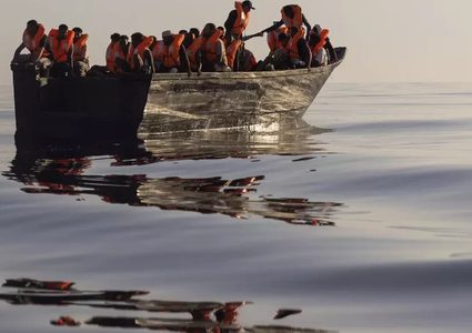 إيطاليا: إنقاذ 1150 مهاجراً وانتشال جثتين