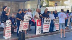 المئات يشاركون في الوقفة الأسبوعية ضد قرار تهجير فلسطينيي يافا