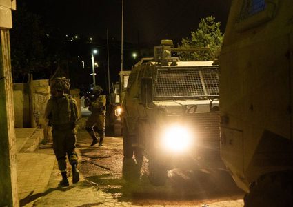 قوات الاحتلال تقتحم مخيم شعفاط واندلاع مواجهات مع الاحتلال