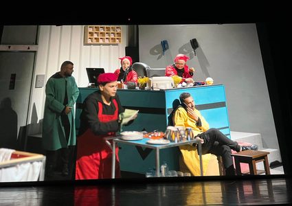 تواصل فعاليات مهرجان فلسطين الوطني الثالث للمسرح بعرض تسجيلي لمسرحية من غزة