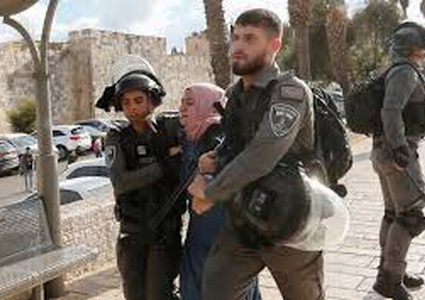 الاحتلال يعتدي على شقيقتين ويعتقلهما في القدس