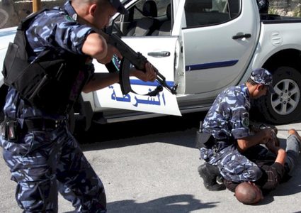 القبض على المشتبه فيهم بجريمة قتل مواطن في كفر عقب