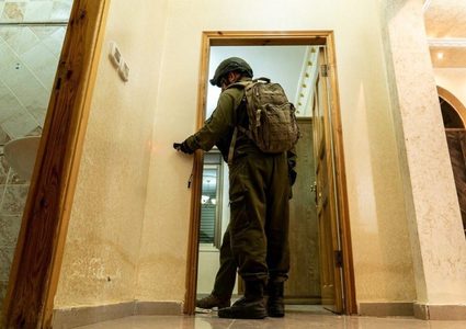 الاحتلال يأخذ مقاسات منزل منفذ عملية "كريات 4"