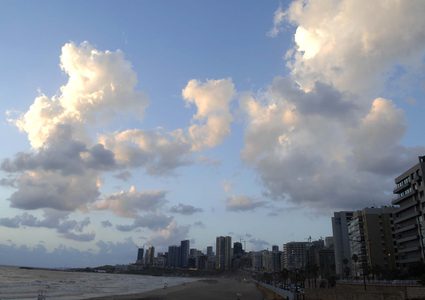 الطقس: أجواء غائمة جزئيا وفرصة مهيأة لسقوط أمطار متفرقة فوق بعض المناطق