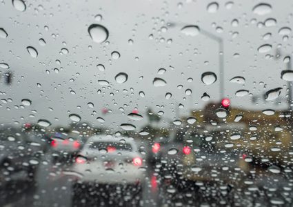 الطقس: أجواء غائمة جزئيا وفرصة مهيأة لسقوط أمطار متفرقة فوق بعض المناطق