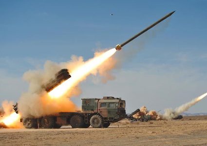 واشنطن: إيران تخطط لتزويد روسيا بصواريخ أرض-أرض