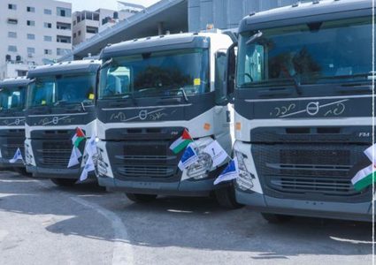 تسليم 8 آليات ضاغطة للنفايات الصلبة لصالح بلديات قطاع غزة