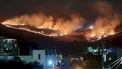 مستوطنون يحرقون أرض مواطن بنابلس ويحولونها لملعب