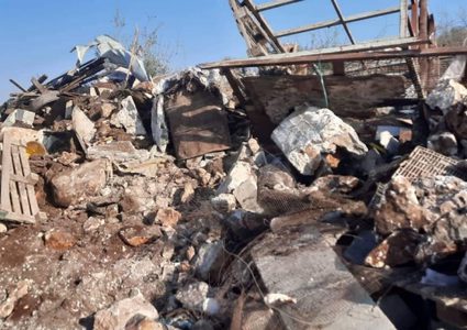 الاحتلال يهدم عددا من المنشآت الزراعية في بروقين