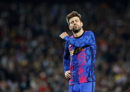 بيكيه معلنا اعتزاله: انتهت رحلتي مع برشلونة