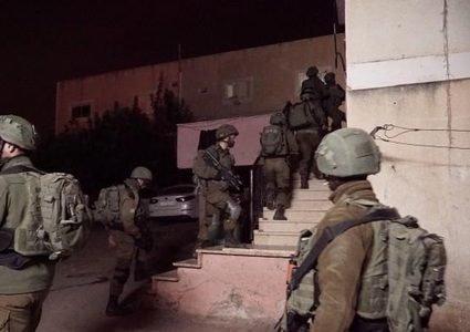 الاحتلال يعتقل مواطنا من مخيم عسكر شرق نابلس