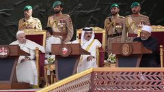 ملك البحرين يؤكد أهمية دور القيادات الدينية في العالم المعاصر