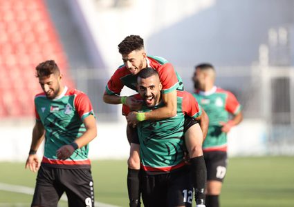 البيرة يفرض التعادل على المكبر وأهلي الخليل يكتسح الإسلامي بخماسية