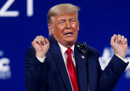 ترامب يدعو لحشد “موجة عملاقة” من الجمهوريين لدعم حزبه