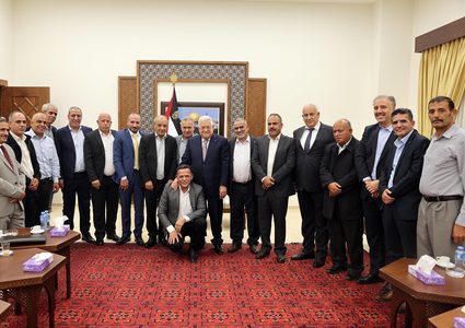 الرئيس يستقبل أمناء سر أقاليم حركة "فتح" في المحافظات الشمالية