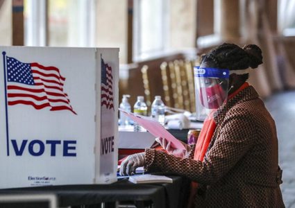 إيلون ماسك يدعو الأمريكيين للتصويت للجمهوريين