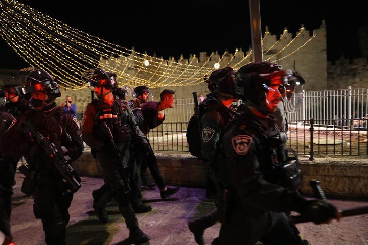 قوات الاحتلال تعتقل شابا من القدس
