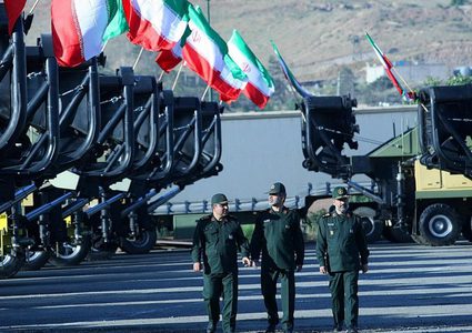 الحرس الثوري الإيراني يعتقل محاميا بارزا