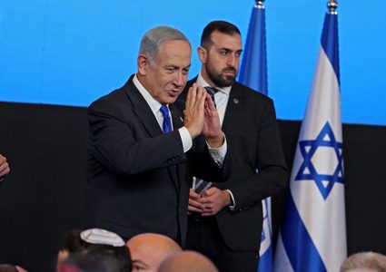 مؤرخ بارز : إسرائيل دولة يحكمها زعران ونتنياهو دمية في أيديهم