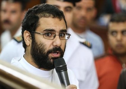 النيابة المصرية تشكك في إضراب علاء عبدالفتاح