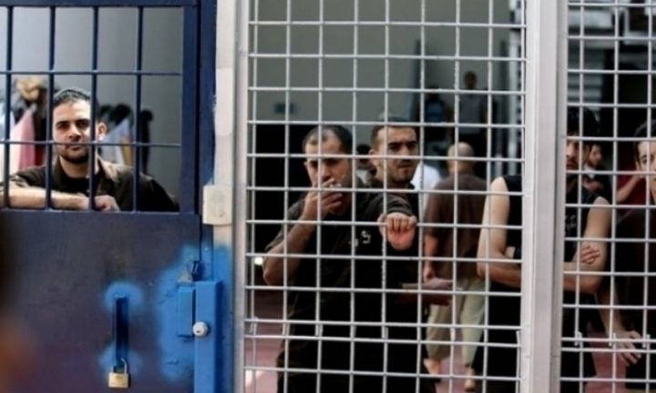 شؤون الأسرى: إدارة السجون لم تعطِ موافقة على إدخال الأغطية الشتوية للأسرى