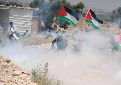 إصابة شاب بالرصاص المعدني والعشرات بالاختناق في مسيرة كفر قدوم