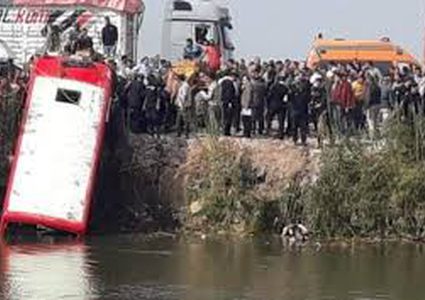 مصرع 19 شخصا إثر سقوط حافلة في نهر النيل