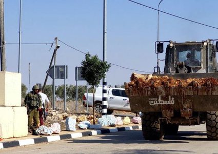 نابلس: قوات الاحتلال تغلق مداخل قرية قصرة بالمكعبات الاسمنتية