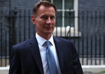 وزير المالية البريطاني يقول إنه مضطر لرفع الضرائب لإصلاح الاقتصاد