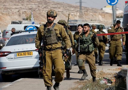 جندي إسرائيلي يقتل مستوطنا في رعنانا