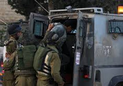 الاحتلال يعتقل شابا من الطور