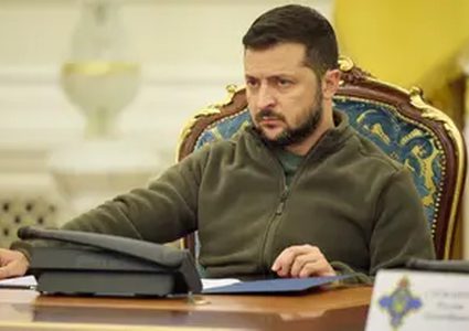 رئيس مجلس الدوما الروسي يتهم زيلينسكي بتوريط أوكرانيا في ديون