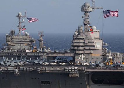 البحرية الأمريكية تعترض شحنة “ضخمة” من المواد المتفجرة في خليج عُمان