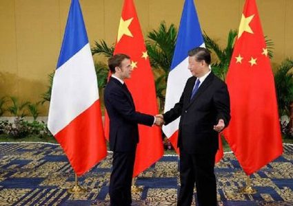 ماكرون يدعو شي جين بينغ لـ"التأثير" على بوتين