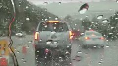 خبير مرور يُوجّه نصائح وارشادات للسائقين في فصل الشتاء