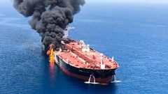 الولايات المتحدة تحمّل إيران مسؤولية الهجوم على ناقلة نفط قبالة عمان