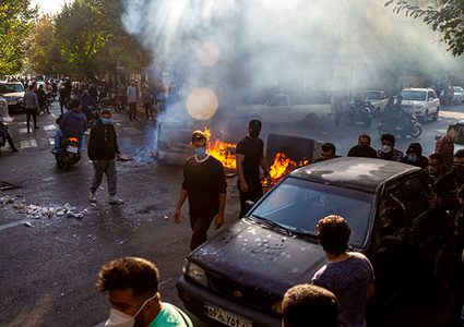 مسلّحون على دراجات نارية يقتلون 9 أشخاص في إيران