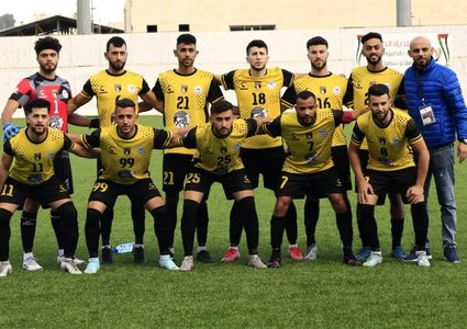 "العبيدية" بطلا لمرحلة الذهاب و"السواحرة" و"عسكر" يواصلان مطاردته