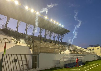 إصابات بين اللاعبين والجمهور جراء استهداف الاحتلال ملعب الخضر بقنابل الغاز