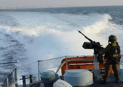 بحرية الاحتلال تستهدف الصيادين شمال قطاع غزة