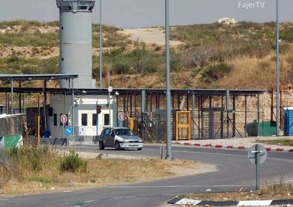 الاحتلال يغلق حاجز بيت إكسا شمال غرب القدس