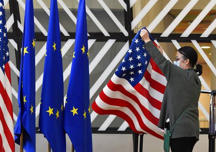 صحيفة: الولايات المتحدة تستخدم الناتو كفخ لاستنفاد الاتحاد الأوروبي