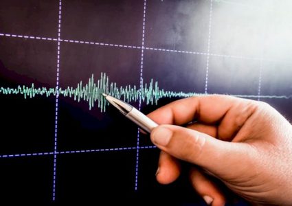 زلزال بقوة 6.1 درجات يضرب شمال غرب تركيا ويوقع 22 اصابة في حصيلة أولية